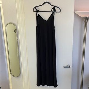 H&M NWT Black Ribbed Maxi Dress-Size Small
